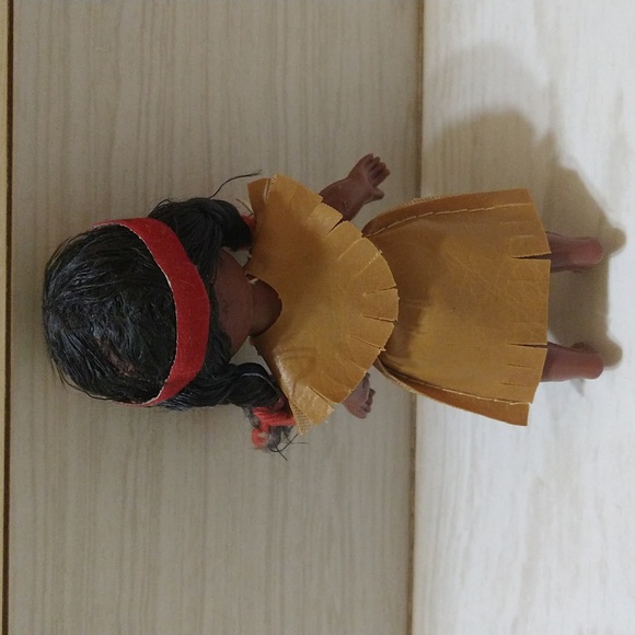 Vintage 1960's Native Indian Girl Doll 4" Made In Hong Kong - Picture 2 of 2